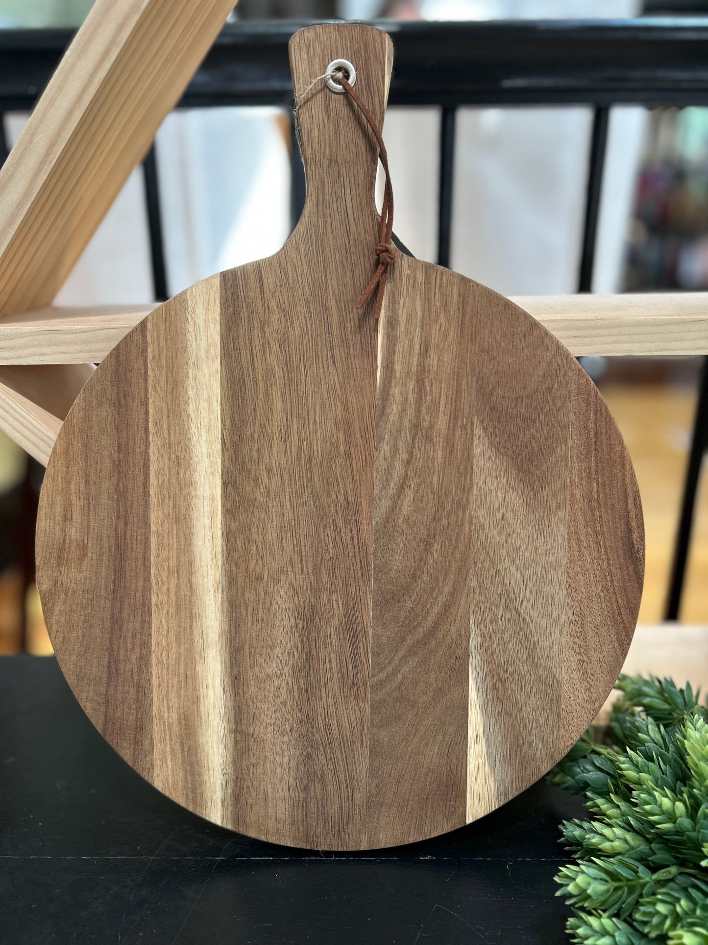 Round Acacia Board